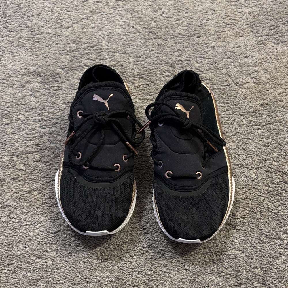 Puma Women’s Black and White Sneakers
